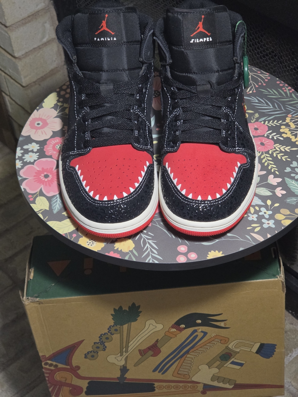 Brand New AJ1-Mid SIEMPRE FAMILIA